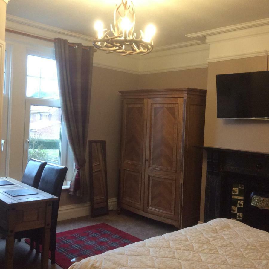 Anchorage House Hotel Уитби Екстериор снимка